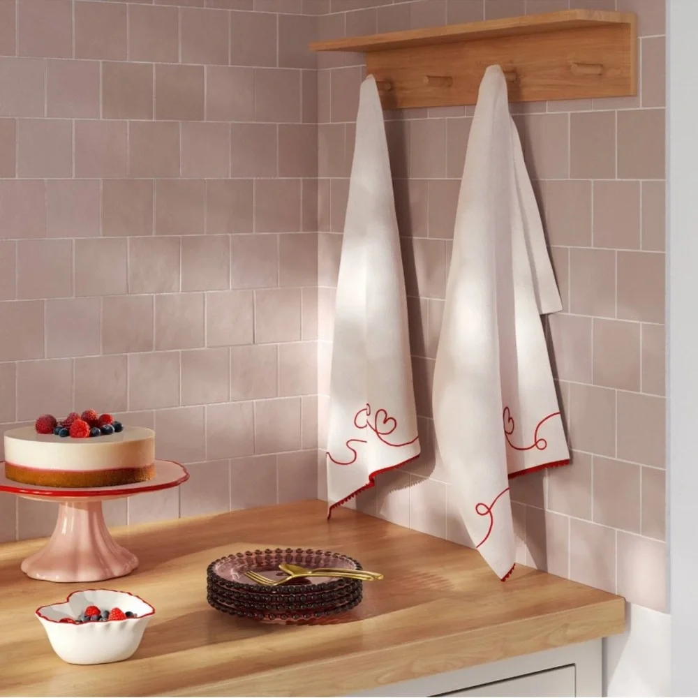2 pack Threshold White and Red Kitchen Towel Set